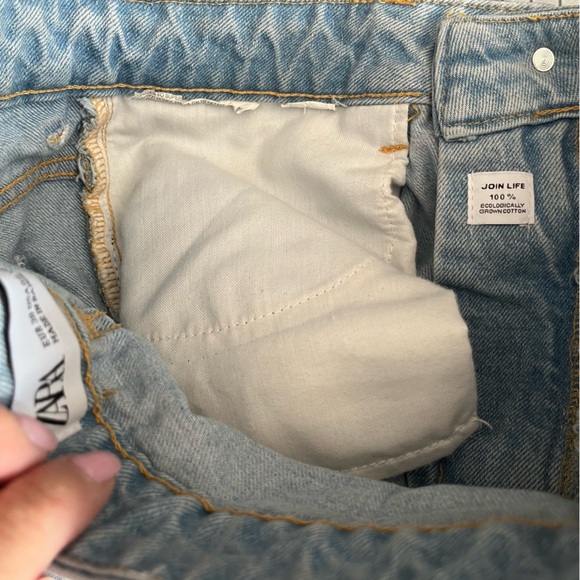 ZARA HIGH WAISTED MOM JEANS - Picture 10 of 11
